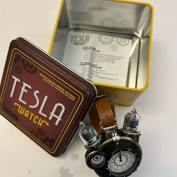 Tesla Brown Steampunk Watch with Vintage Aesthetic - Picture 3 of 5